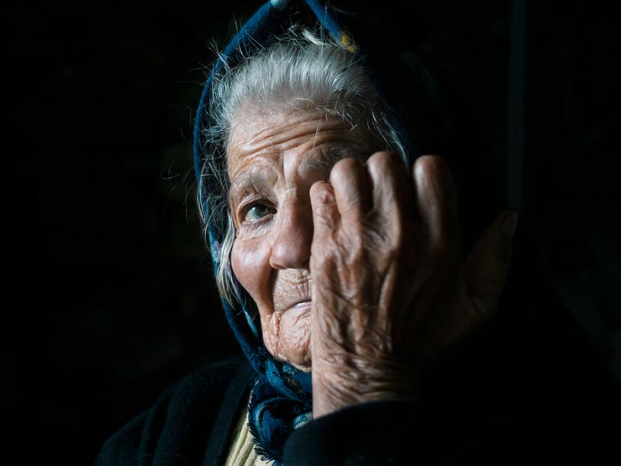 Adra Pallón uses photography to portray the social problems present in his environment