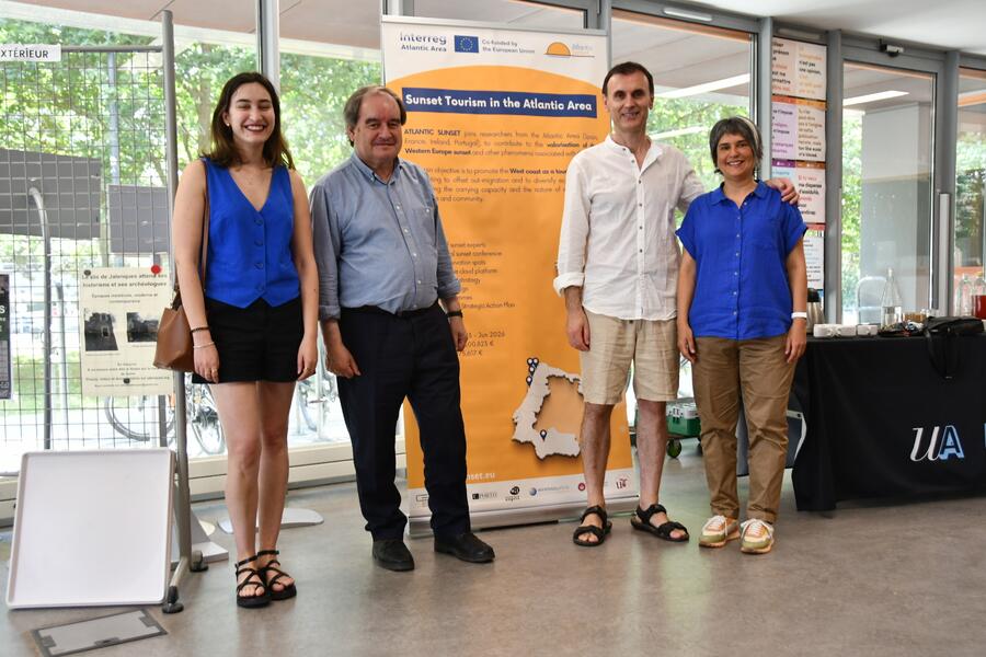 O equipo da USC, na Universidade de Angers