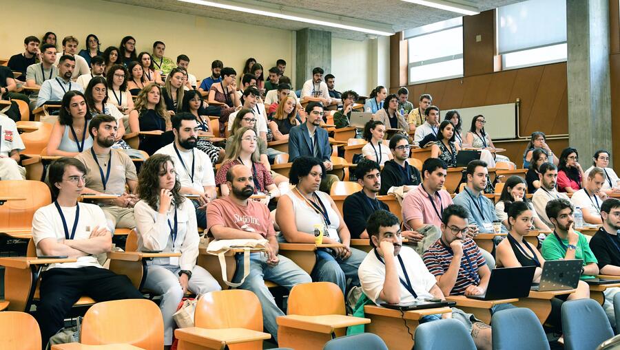 No encontro participa numeroso persoal investigador