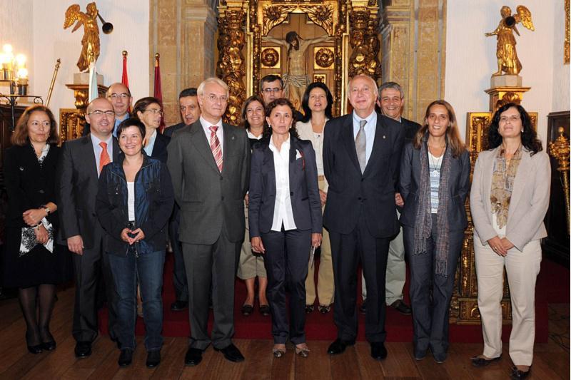Luz Gigirey tomou posesión como directora da Escola de Óptica e Optometría