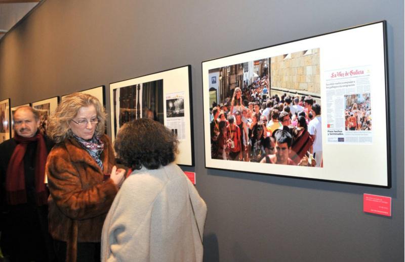 A exposición ‘Compostela. Un ano de Voz’ recupera as principais imaxes do ano na cidade