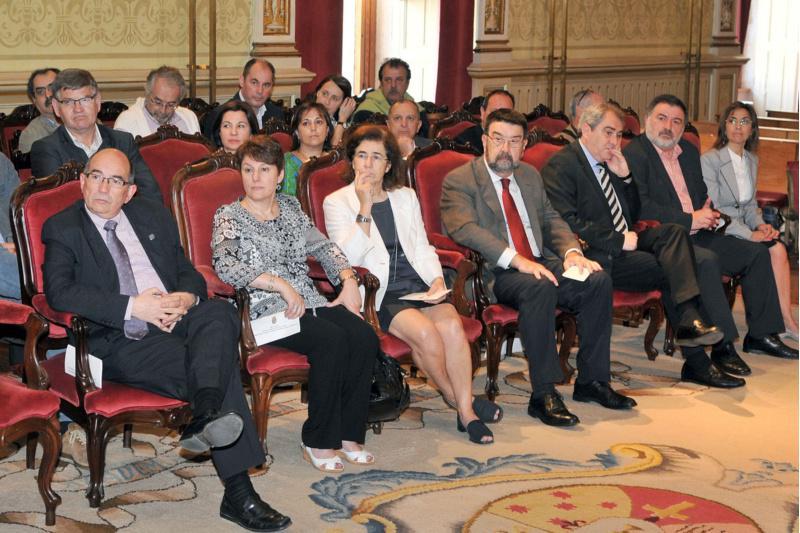 A Universidade de Santiago súmase á homenaxe do Goberno cubano a Neira Vilas