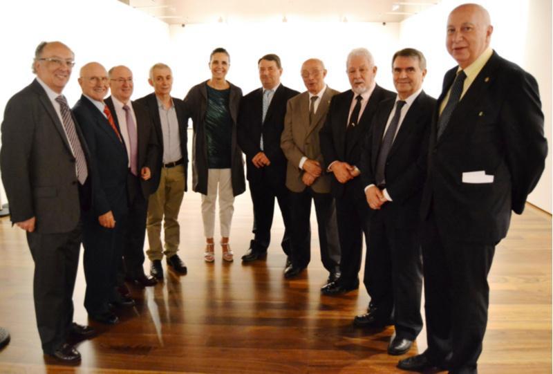 O Parlamento de Galicia coloca en Fonseca unha placa conmemorativa do Colexio como a súa segunda sede