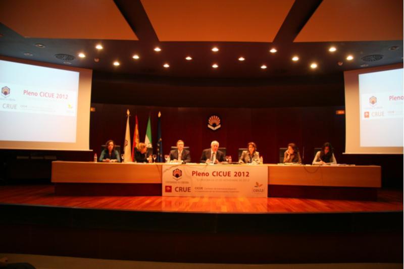 O reitor Juan Casares preside en Córdoba o plenario da Comisión Sectorial da CRUE de Internacionalización e Cooperación
