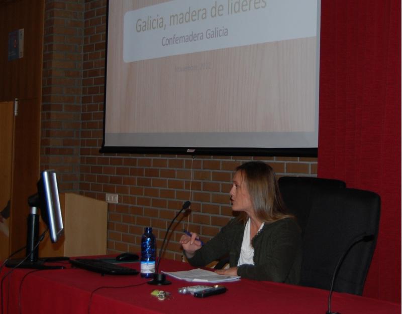A secretaria xeral de Confemadera Galicia mostra na EPS de Lugo as potencialidades da industria galega da madeira 