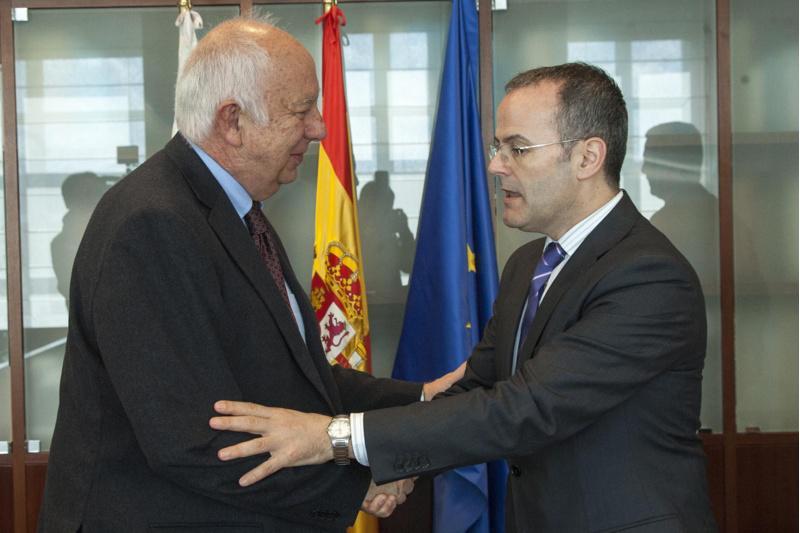 A USC e a Consellaría de Cultura e Educación colaborarán para fomentar o uso do galego entre os membros da comunidade educativa desta universidade