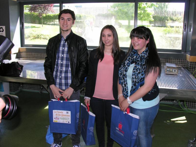 Estudantes do IES Leiras Pulpeiro gañan o concurso de deseño leites fermentados de ‘A ciencia dos alimentos’ 