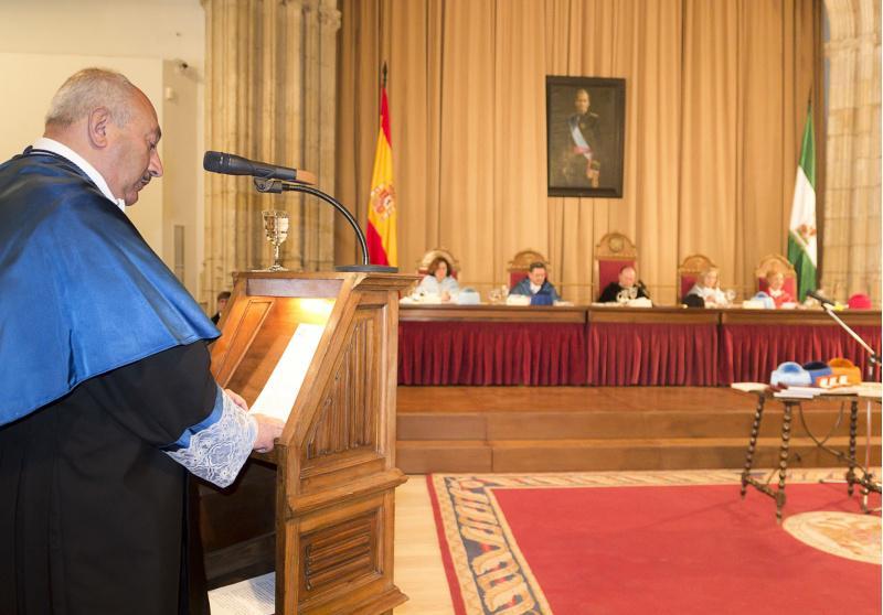 A Universidade de Granada inviste ao profesor Alfonso Castiñeiras como honoris causa