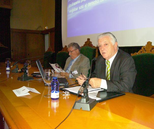 Representantes de universidades de toda España revisan na USC as novidades normativas que afectan á educación superior