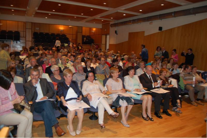 A Universidade clausura o curso do IV Ciclo coa entrega insignias e diplomas a 67 novos titulados en Formación do Profesorado