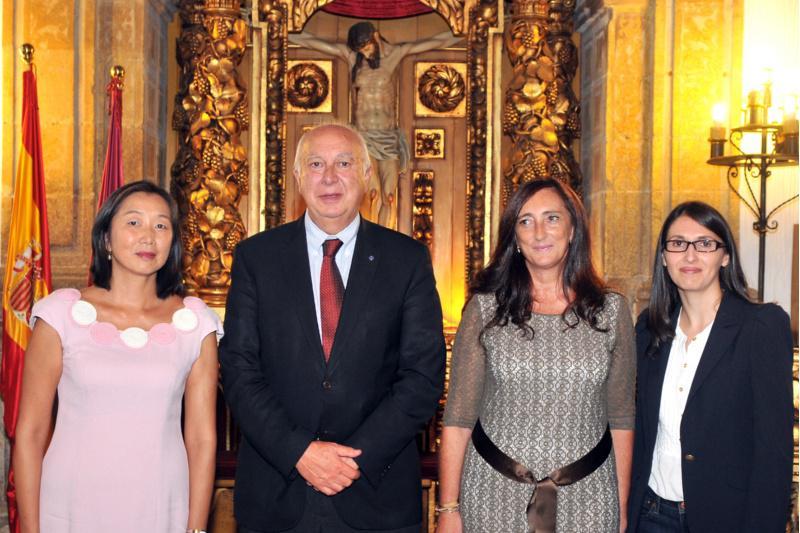 A profesora Victoria Otero Espinar tomou posesión como decana de Matemáticas