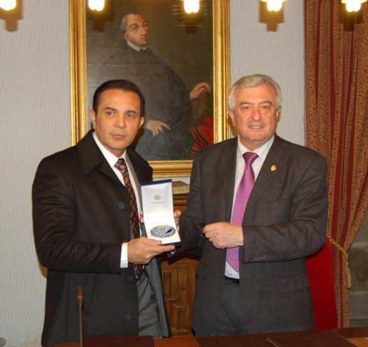 A USC e o Patronato Cultural Vizcaya de México colaborarán en materia educativa