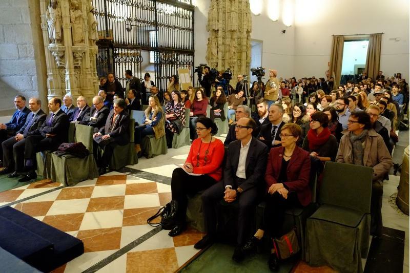Persoal directivo e profesionais asesoran a alumnado na súa inserción laboral a través de Mentoring USC