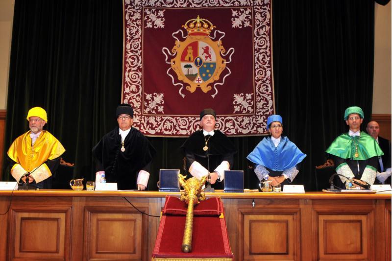 Os profesores Crispian Scully e Giorgio Franceschetti, investidos honoris causa pola USC