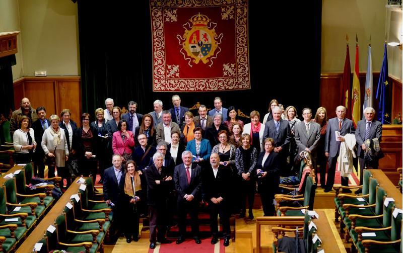 73 traballadores da USC recibiron a Insignia Fonseca en recoñecemento a máis de 30 anos de servizo