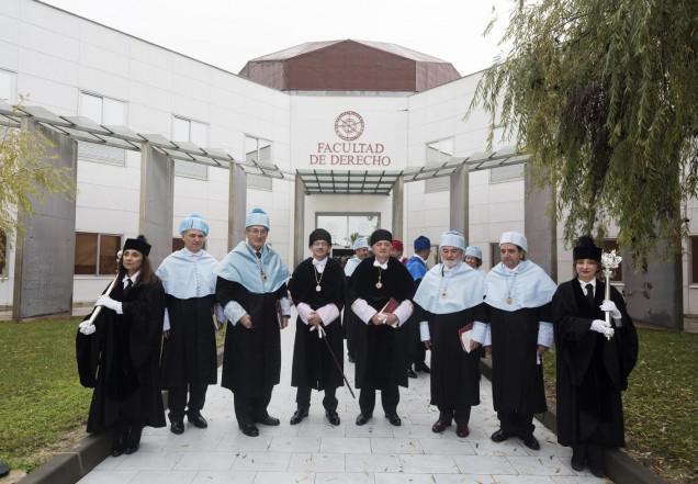 A Universidade de Huelva investiu honoris causa o profesor Darío Villanueva