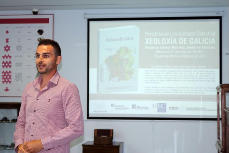 Francisco Canosa presentou no Museo de Historia Natural a súa unidade didáctica Xeoloxía de Galicia