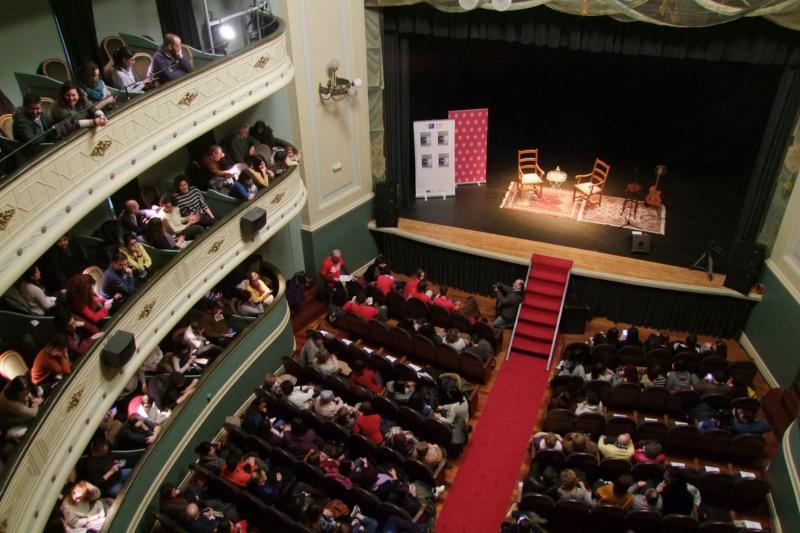 Cheo no Teatro Principal para conversar con Sés sobre o cambio climático, unha iniciativa do grupo SEPA Interea