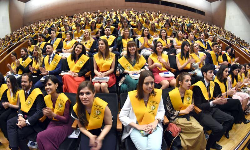 Medicina celebrou o acto de graduación 