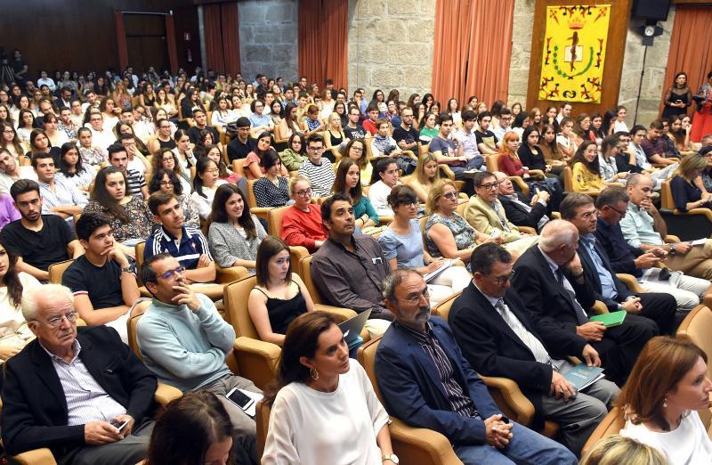 A Premio Nobel de Medicina May-Britt Moser compartiu a súa experiencia nun ateigado auditorio universitario