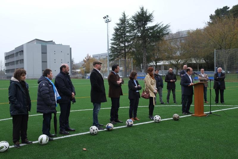 Abre de novo o campo de fútbol e rugby da USC