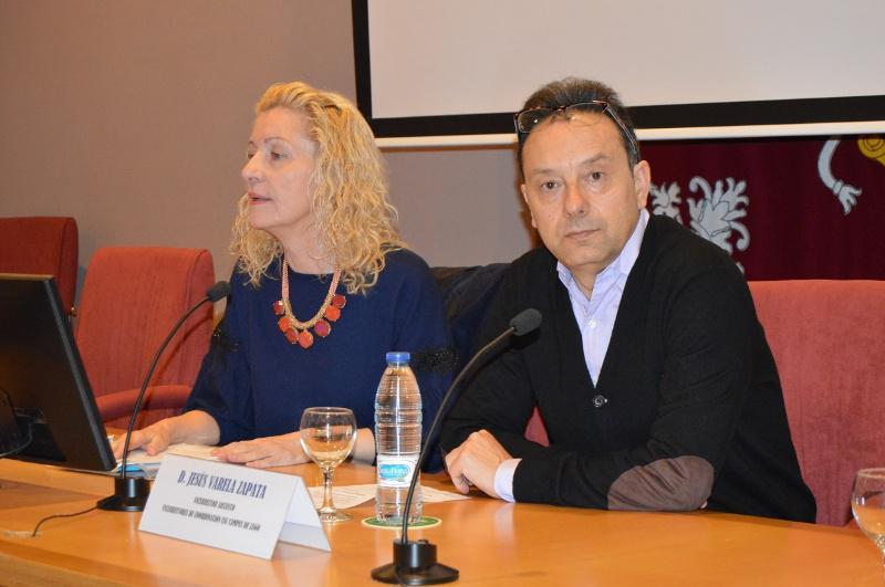 Enfermaría explora os nichos de emprego profesionais e as vías de formación de posgrao e investigación na USC nun foro técnico