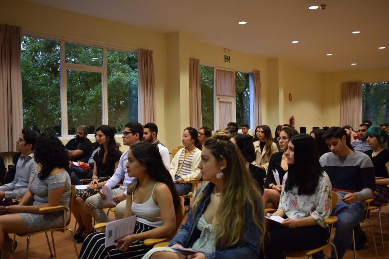 Acto académico de imposición de bandas e entrega de diplomas de convivencia na residencia universitaria Jesús Bal y Gay
