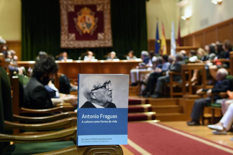 A USC conmemora o Día das Letras galegas cun acto literario dedicado a Antonio Fraguas