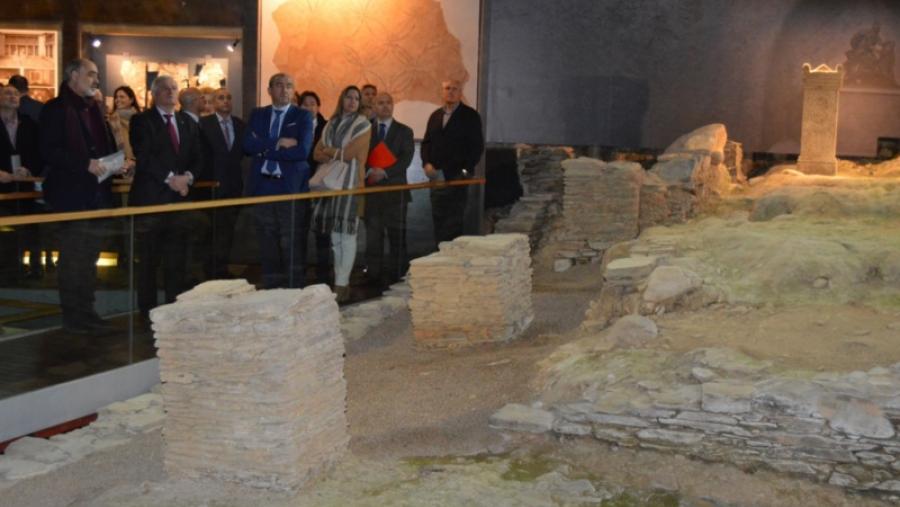 El Museo Universitario A Domus do Mitreo hace accesible la historia de la ciudad de Lugo desde la época romana hasta la contemporánea El Museo Universitario A Domus do Mitreo hace accesible la historia de la ciudad de Lugo desde la época romana hasta la contemporánea