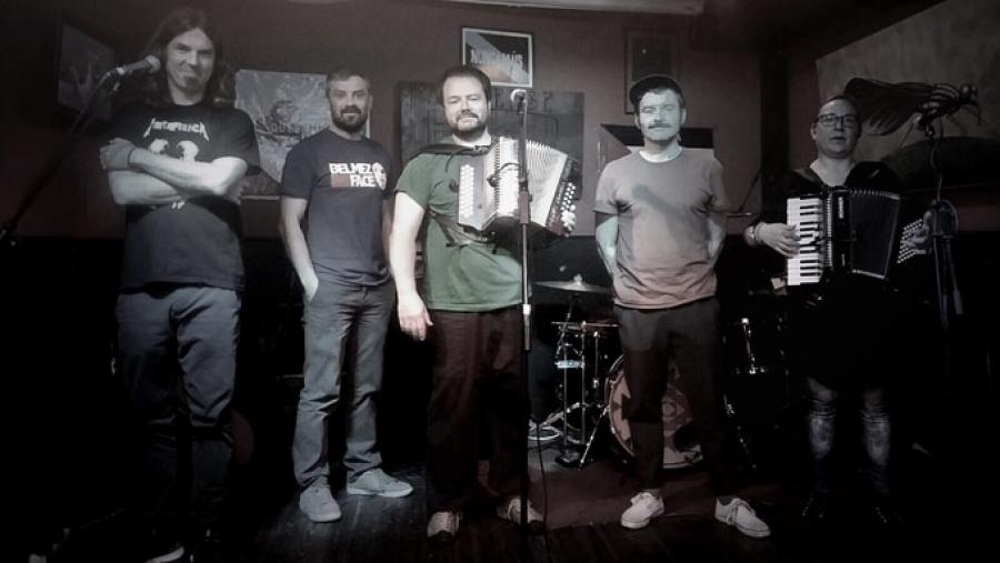 O Sonoro Maxín presenta ‘Sete dezasete’ este jueves en Lugo en el concierto de clausura del Lubicán 2018 O Sonoro Maxín presenta ‘Sete dezasete’ este jueves en Lugo en el concierto de clausura del Lubicán 2018