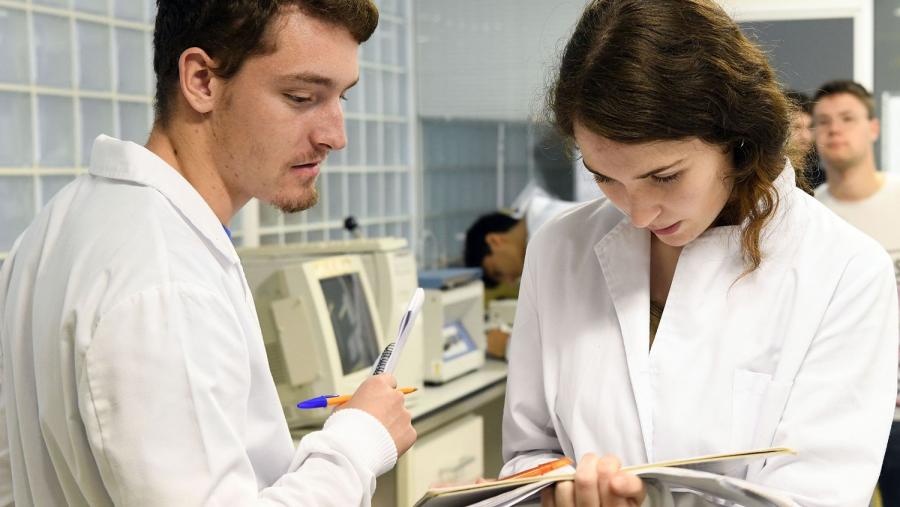 Laboratorio da USC. FOTO: Santi Alvite