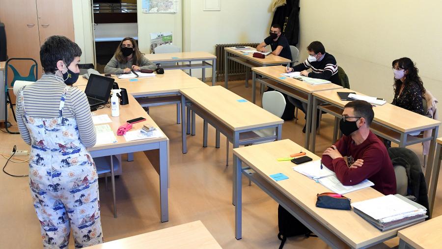 Nos cursos de niveis superiores ao nivel inicial admitiranse só persoas que teñan coñecementos previos destas linguas, que serán comprobados no test de nivel do CLM. FOTO: Santi Alvite Nos cursos de niveis superiores ao nivel inicial admitiranse só persoas que teñan coñecementos previos destas linguas, que serán comprobados no test de nivel do CLM. FOTO: Santi Alvite