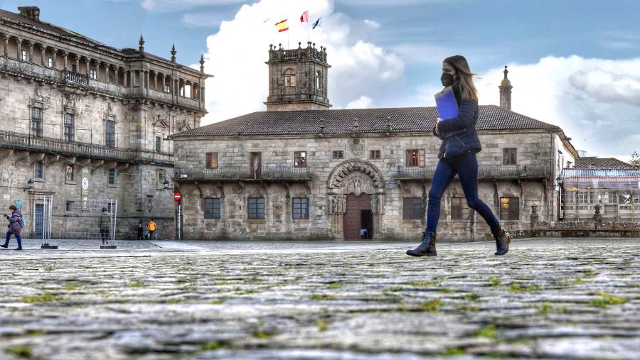 Forbes apunta destaca tamén a solvencia académica da USC, “cunha oferta de títulos atractiva  e capaz de atraer o mellor estudantado, a fin de manter de xeito sostible unha actividade de I+D+i de excelencia e conectada coa contorna”. FOTO: Santi Alvite