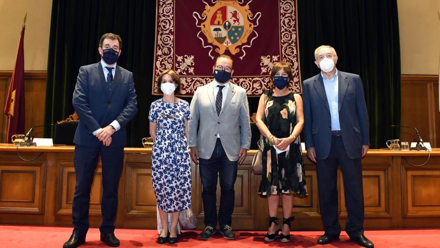 De esquerda a dereita, Román Rodríguez, Ascensión Martínez Riaza, Antonio López, Pilar Cagiao Vila e Ramón Villares. FOTO: Santi Alvite 