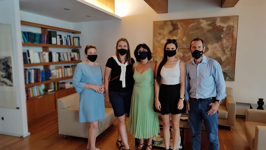 A vicerreitora Montserrat Valcárcel, no centro, con investigadores polacos e lusos A vicerreitora Montserrat Valcárcel, no centro, con investigadores polacos e lusos