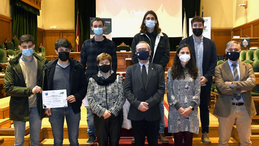 Foto de familia con parte dos e das premiadas. FOTO: Santi Alvite Foto de familia con parte dos e das premiadas. FOTO: Santi Alvite