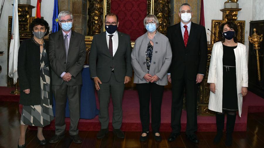 Mº Paz García Rubio, Éric Savaux, Antonio López, Rose-Noëlle Schütz, Javier Lete Achirica e Dulce García Mella. Foto: Santi Alvite Mº Paz García Rubio, Éric Savaux, Antonio López, Rose-Noëlle Schütz, Javier Lete Achirica e Dulce García Mella. Foto: Santi Alvite