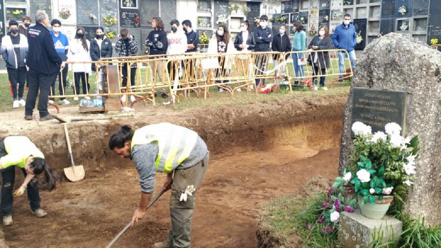 Neste primeira xeira do Plan Cuadrienal, enfocouse o traballo, alén de en Vilagarcía, nas fosas de Crecente e na análise dos restos que foran exhumados en 2018 en Aranga Neste primeira xeira do Plan Cuadrienal, enfocouse o traballo, alén de en Vilagarcía, nas fosas de Crecente e na análise dos restos que foran exhumados en 2018 en Aranga