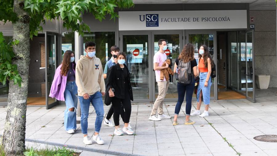 O proxecto NeurocienciaTE xorde da inquietude dun grupo de estudantes de doutoramento, investigadores e profesores de secundaria e universidade que comparten unha visión similar sobre a comunicación científica no ámbito da Neurociencia. FOTO: Santi Alvite O proxecto NeurocienciaTE xorde da inquietude dun grupo de estudantes de doutoramento, investigadores e profesores de secundaria e universidade que comparten unha visión similar sobre a comunicación científica no ámbito da Neurociencia. FOTO: Santi Alvite
