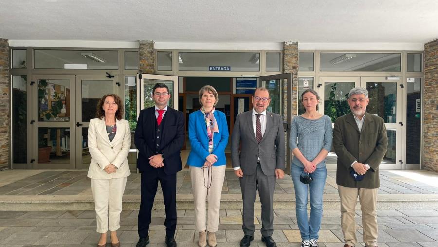 De esquerda a dereita, Dulce García, Francisco Fraga, Asteria Luzardo, Antonio López, Patricia Regal e Ramiro Barcia, na Facultade de Ciencias De esquerda a dereita, Dulce García, Francisco Fraga, Asteria Luzardo, Antonio López, Patricia Regal e Ramiro Barcia, na Facultade de Ciencias