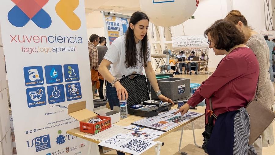 Un dos postos de XuvenCiencia na Maker Faire Galicia Un dos postos de XuvenCiencia na Maker Faire Galicia