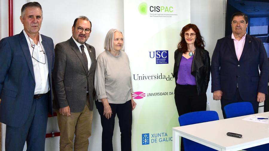 De esquerda a dereita, Lourenzo Fernández Prieto, Antonio López Díaz, Saskia Sassen, Laura Oso e Julio Abalde. FOTO: Santi Alvite De esquerda a dereita, Lourenzo Fernández Prieto, Antonio López Díaz, Saskia Sassen, Laura Oso e Julio Abalde. FOTO: Santi Alvite