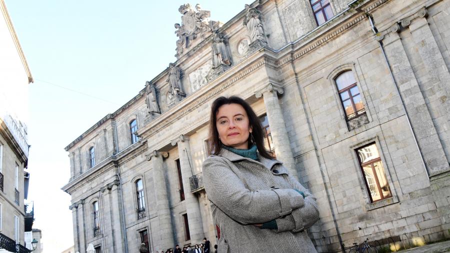 Olalla López Costas diante da Facultade de Xeografía e Historia. FOTO: Santi Alvite Olalla López Costas diante da Facultade de Xeografía e Historia. FOTO: Santi Alvite