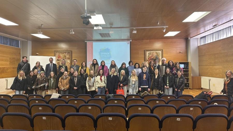 Foto de familia do acto desenvolvido en Ciencias Políticas e Sociais Foto de familia do acto desenvolvido en Ciencias Políticas e Sociais