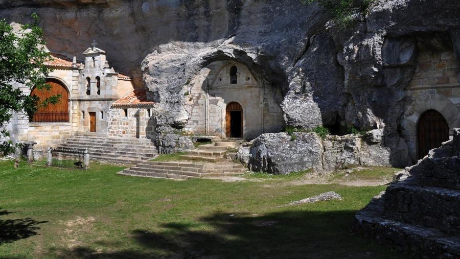Monumento Natural Ojo Guareña Fuente: www.turismocastillayleon.com