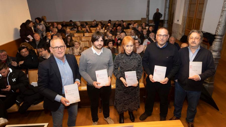 De esquerda a dereita, Juan Blanco, Adrián Ares Legaspi, Belén Hernández, Gumersindo Feijoo e Juan Conde De esquerda a dereita, Juan Blanco, Adrián Ares Legaspi, Belén Hernández, Gumersindo Feijoo e Juan Conde