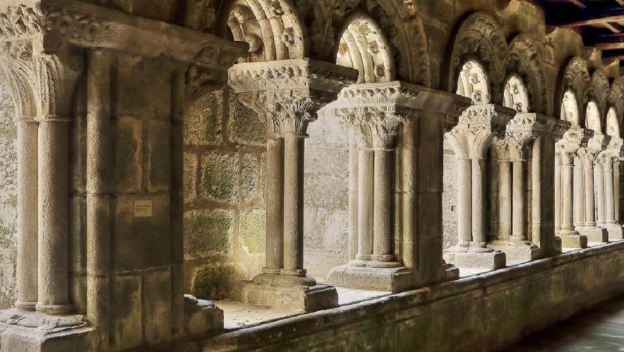 Detalle do claustro da Colexiata. FOTO: Santiago de Compostela Turismo Detalle do claustro da Colexiata. FOTO: Santiago de Compostela Turismo
