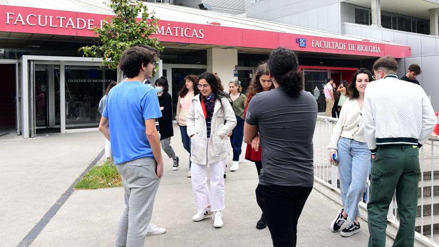 Imaxe de arquivo de alumnado na Facultade de Matemáticas. FOTO: Santi Alvite Imaxe de arquivo de alumnado na Facultade de Matemáticas. FOTO: Santi Alvite