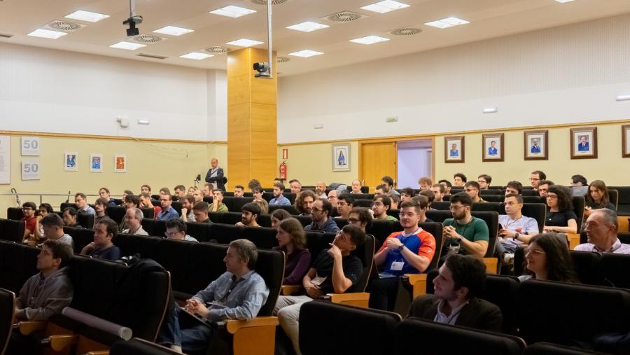 O foro desenvólvese na Facultade de Matemáticas O foro desenvólvese na Facultade de Matemáticas