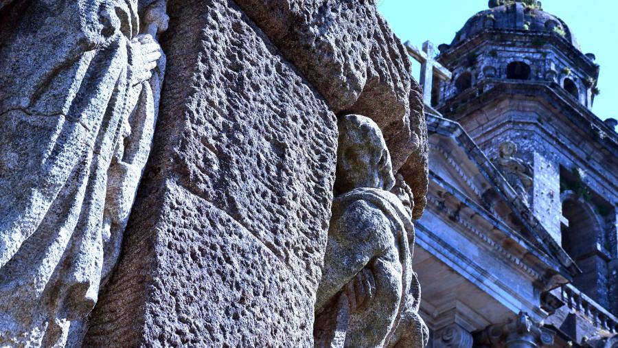 Os resultados obtidos contribuíron a mellorar o coñecemento existente sobre os patróns de colonización do patrimonio cultural granítico do noroeste da Península Ibérica. FOTO: Santi Alvite